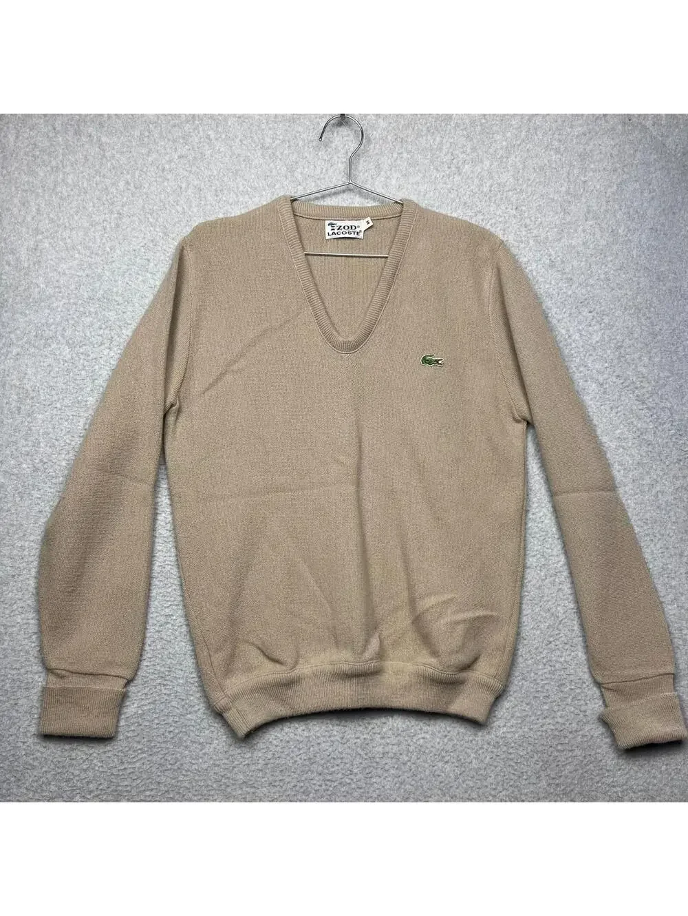 VTG Izod Lacoste Tan V-Neck Sweater M Camel Alligator Logo Old Money Preppy 90s